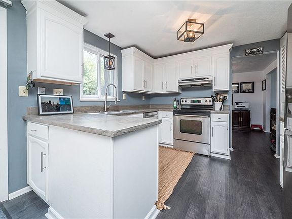 5th image of 1313 Manor Dr