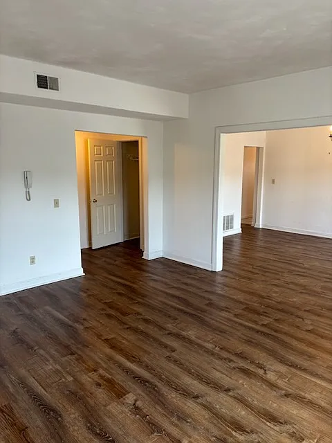 3 bed, 1200 sqft, $1,500 — Photo 4