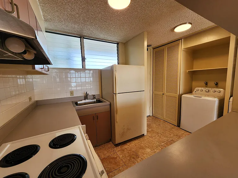 555 University Ave #3401 — Photo 8