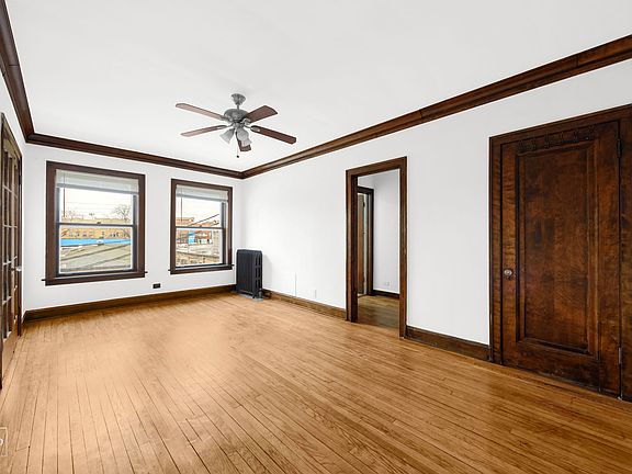 3rd image of 3207 N Cicero Ave APT 201