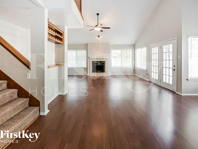 3223 Lake Stream Dr — Photo 4