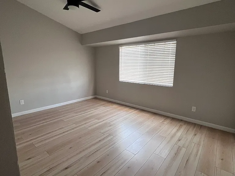 908 W Ross Ave — Photo 16