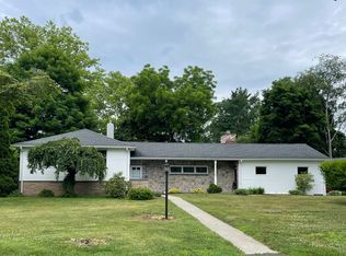 12 Crest Rd, Danbury, CT 06811