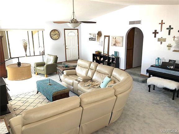 3rd image of 2140 E Greasewood Dr