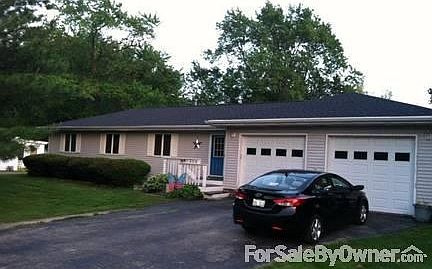 3BR/2BA with 2 Car Attached Garage
						:
						Large Front Yard w/ mature trees, great neighborhood only one block to school.