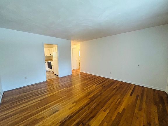 3rd image of 109 Northview Dr APT 15