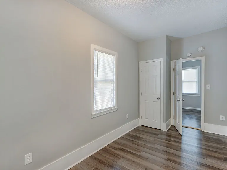 1009 East 33rd Street — Photo 11