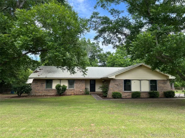 458 Harrison Dr, Daleville, AL 36322
