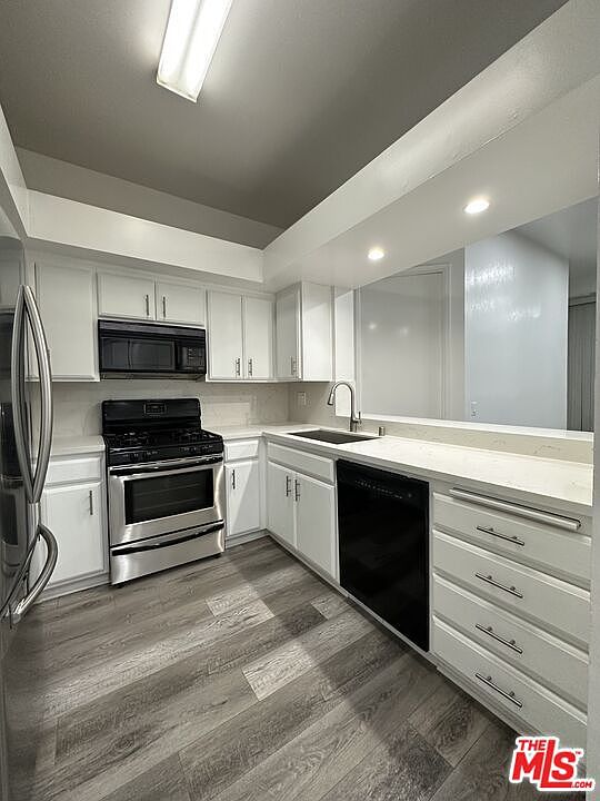 1st image of 5151 Balboa Blvd Unit 103
