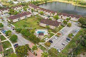 4th image of 1157 Golden Lakes Blvd #625