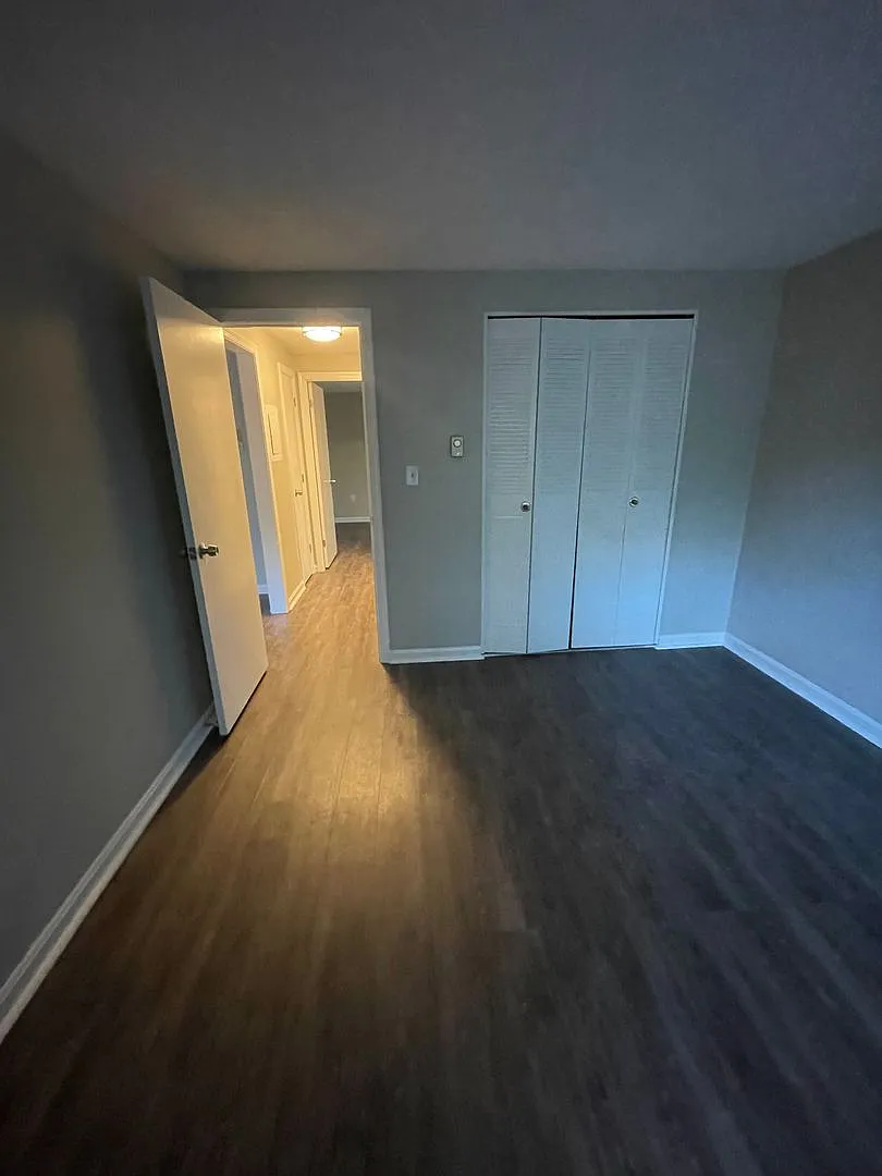 614 Cabot Street / 1 & 2 Trafalgar Drive — Photo 3