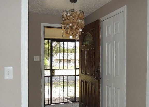 4th image of 7831 Mirage Valley Dr