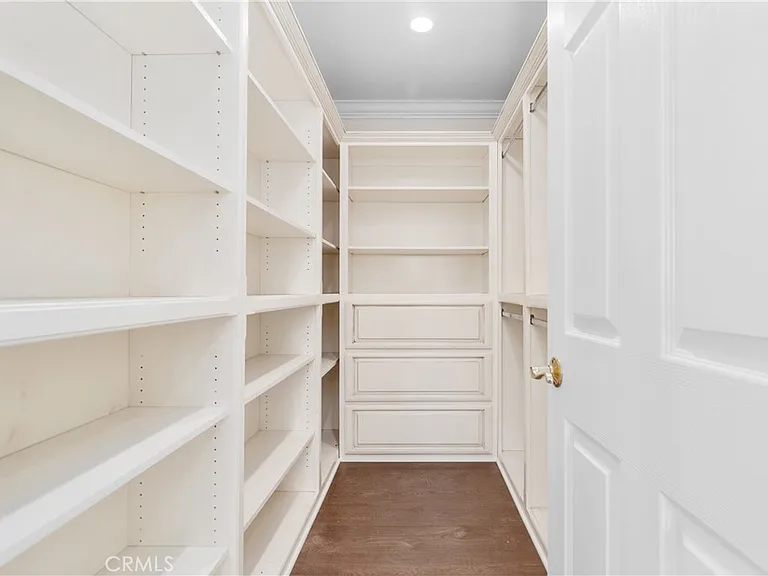 6595 Jaluit St — Photo 15