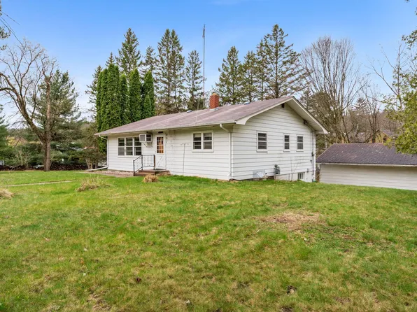 491 West St, Taylors Falls, MN 55084