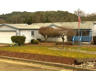 3709 NW Broad St, Roseburg, OR 97471