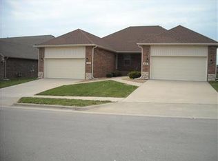 1416 W Sackett St, Springfield, MO 65807