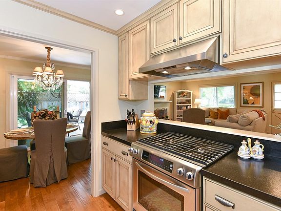 2nd image of 71 Temelec Cir