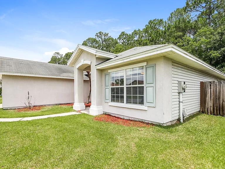 667 Bonaparte Dr — Photo 3
