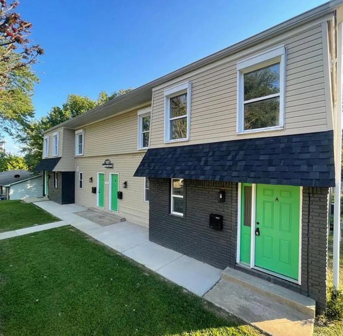 1101 Arrowhead dr - b — Photo 2