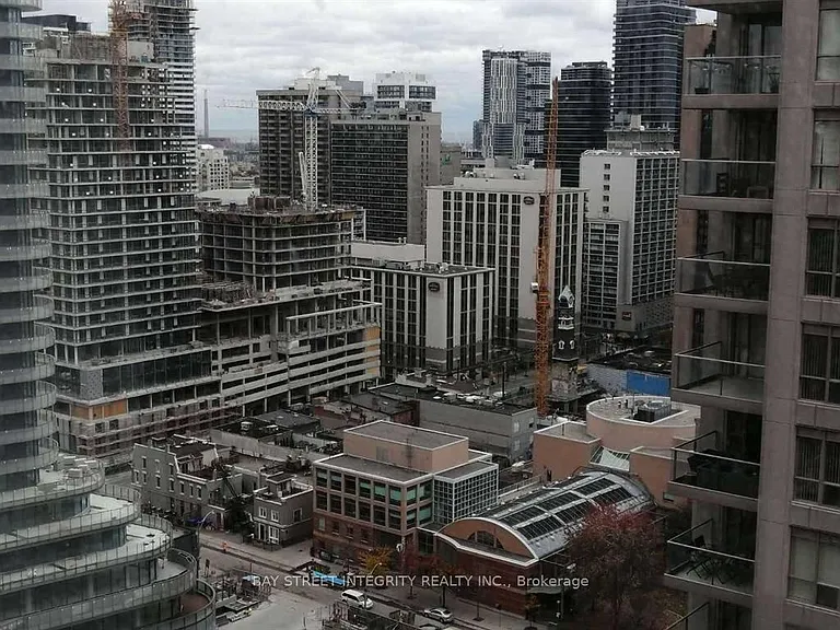 955 Bay St #2206 — Photo 20
