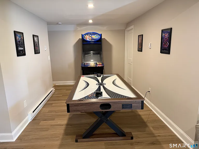 16 Candlewood Acres Rd — Photo 11