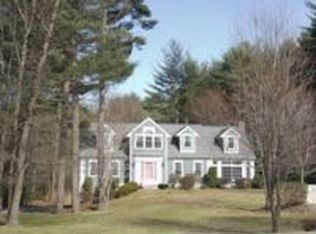 86 Parkhurst St, Dunstable, MA 01827