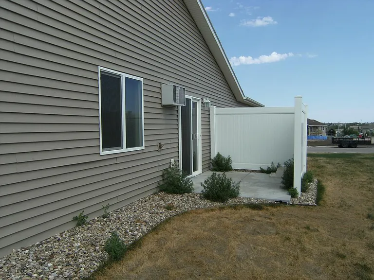 315 Edelweiss Ln — Photo 2