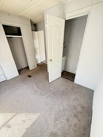 2 bed, $650 — Photo 4