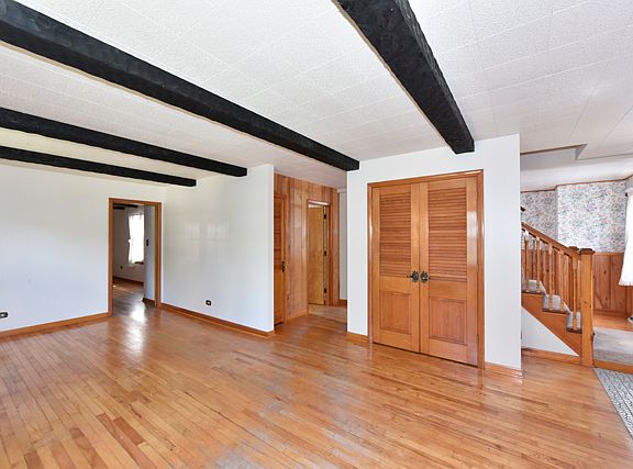 3rd image of 632 N Cedarwood Cir