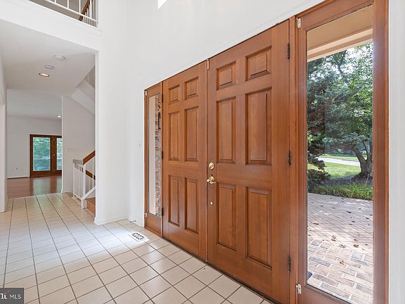 5th image of 370 S River Landing Rd #370