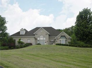 29 Green Valley Rd, Eighty Four, PA 15330