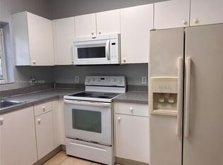 3926 52nd Ave #E6, Hollywood, FL 33023