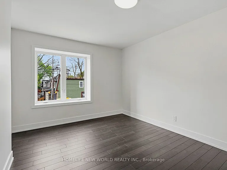 1842 Dundas St E — Photo 14