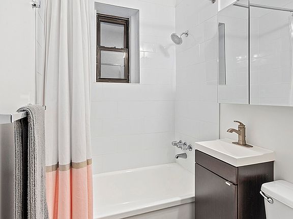 2nd image of 534 E 11th St #2/3