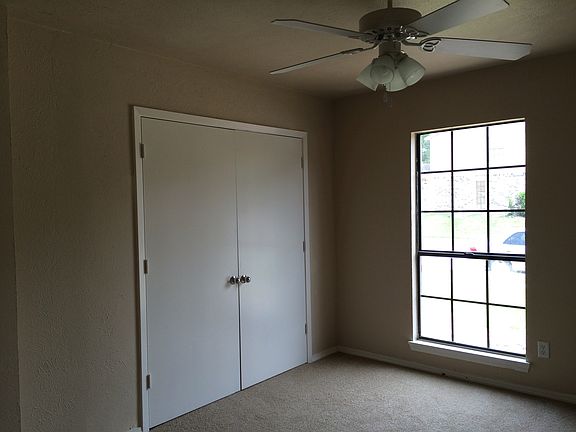4th image of 7402 Catamaran Dr