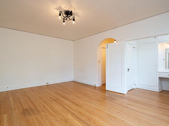 5th image of 3562 SE Harrison St APT 07