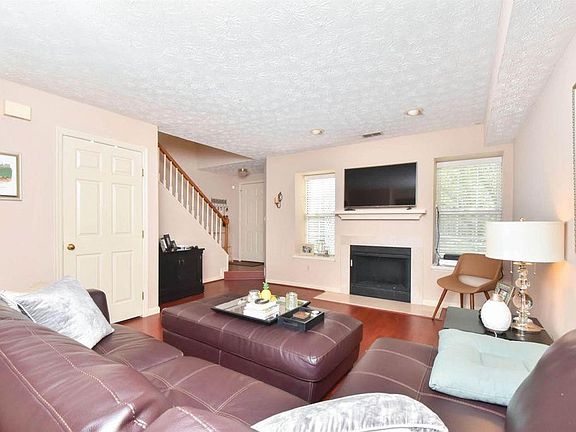 5th image of 410 Windfield Pl