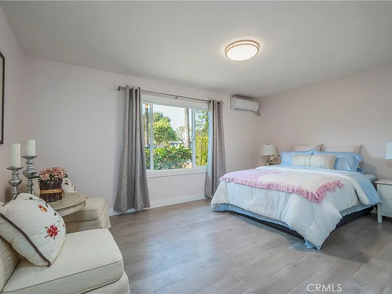 114 E Dexter St — Photo 10