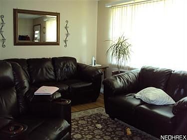 2nd image of 618 Sherrie Ln
