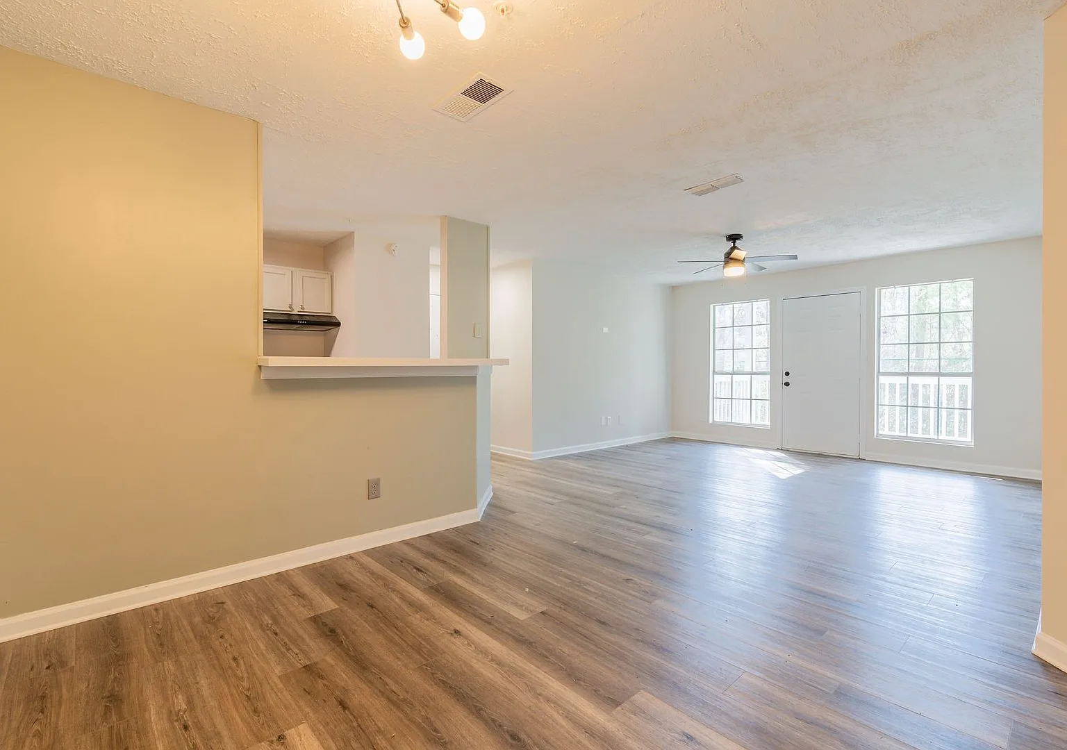Spacious 3 Bed, 2 Bath Condo in Decatur - Easy I-20 Access! Available October 10th! — Photo 1