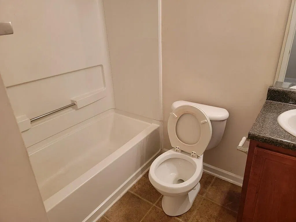 3 bed, 2.5 bath, 1430 sqft, $1,495 — Photo 3