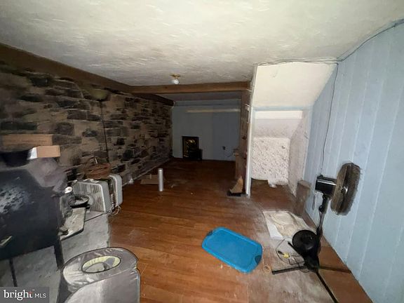 3rd image of 608 Gosling Marsh Rd