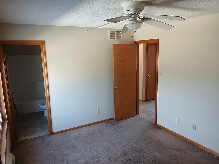 5102 Charm Ridge Dr — Photo 5