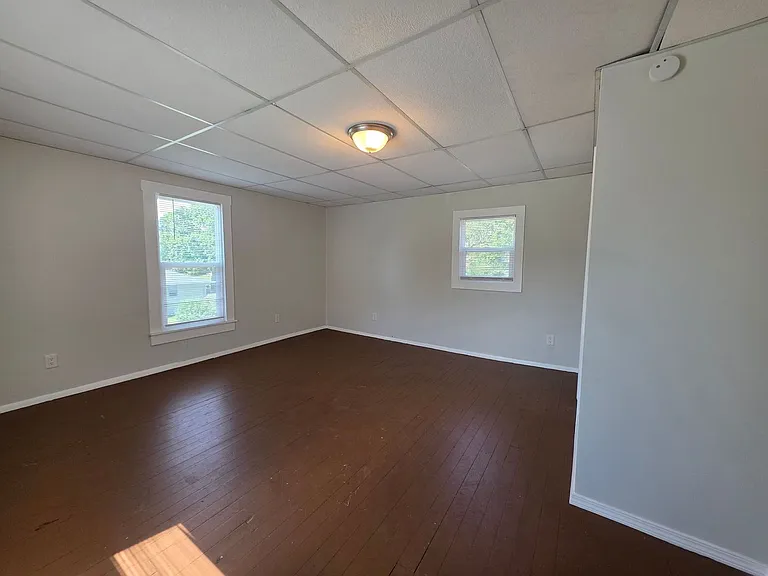 400 White St — Photo 17