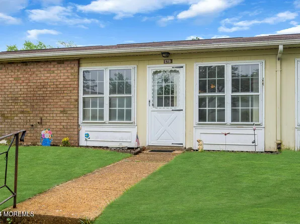 17B Cambridge Circle, Manchester, NJ 08759