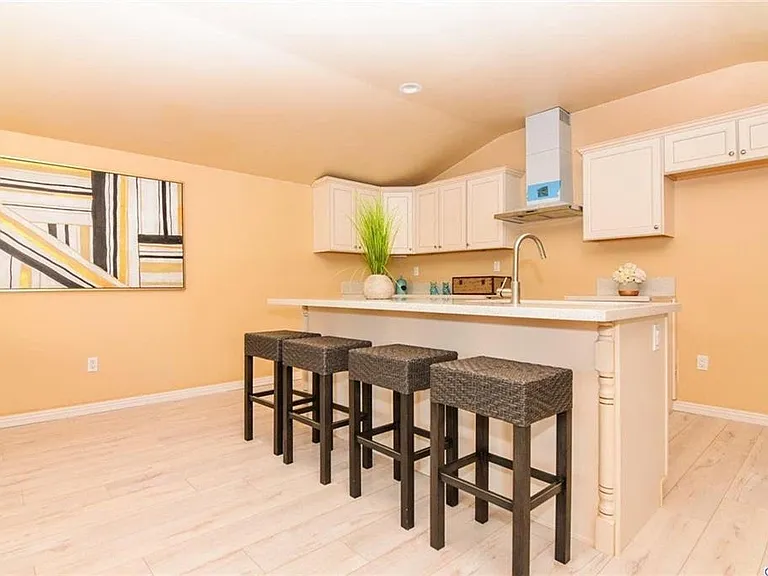 1809 Bonita Ave #1809 — Photo 8