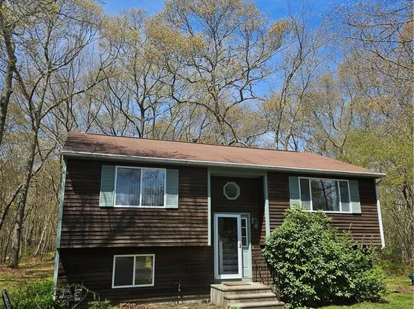 43 Huckleberry Rd, North Kingstown, RI 02852