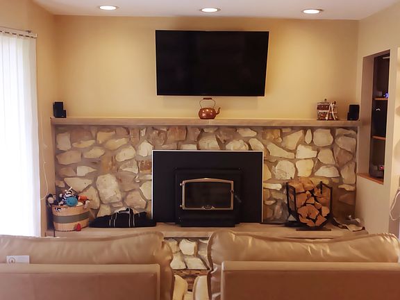 3rd image of 720 Cloverlane Dr