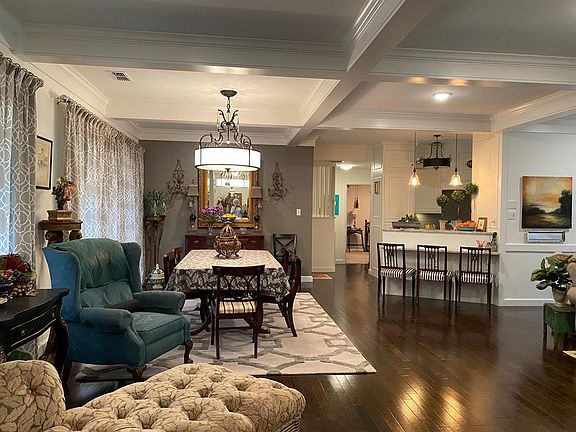2nd image of 2213 Brook Hollow Dr