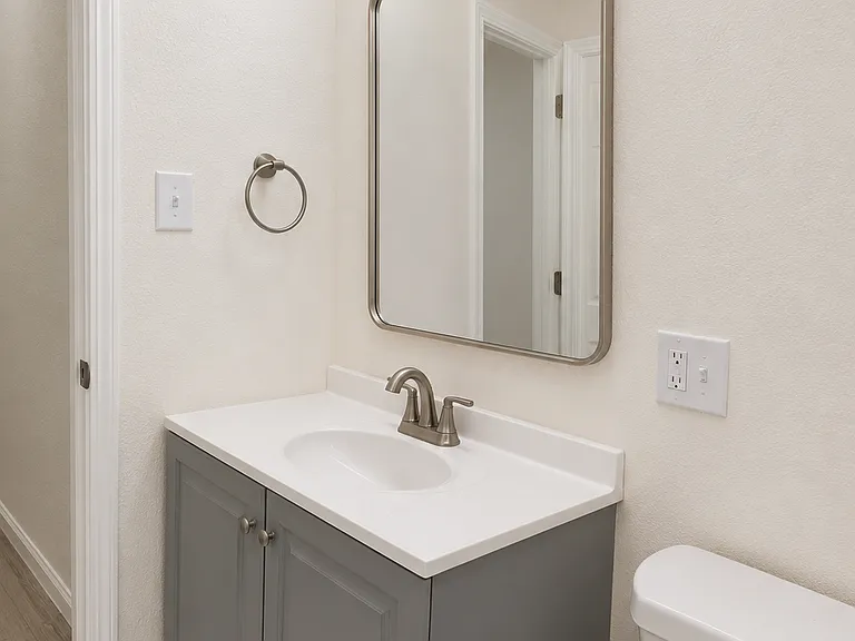 1923 W Pontiac Way — Photo 11